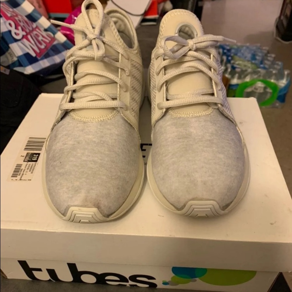 KSwiss womens sneakers - Picture 2 of 4